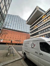 Termin-Transporte Brandt TTB Hamburg - Elbphilharmonie Sprinter mieten Lastentaxi Termin-Transporte Brandt Einkaufshilfe Möbelaufbau